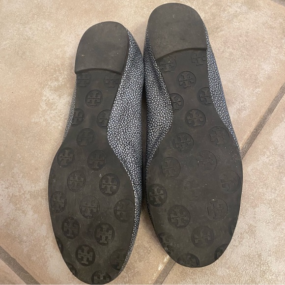 Tory Burch Reva flags in gray stingray leather - Picture 4 of 5